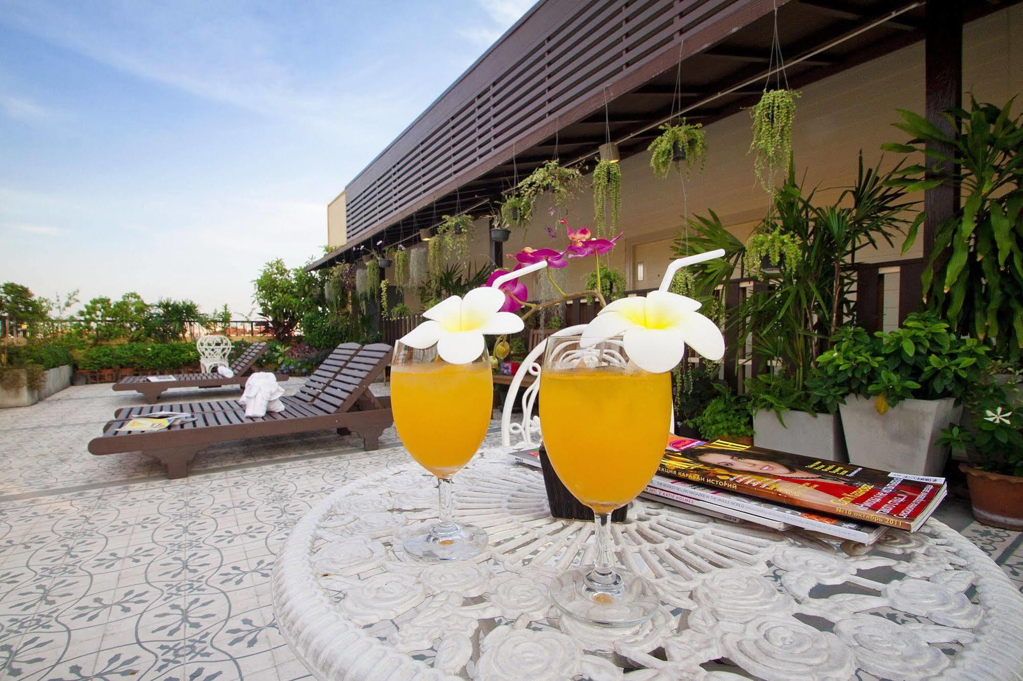 Sakul House Hostel Bangkok Exterior photo